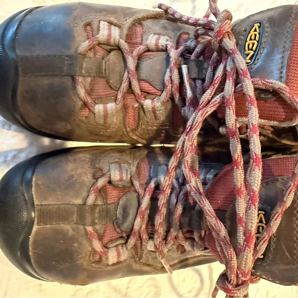 KEEN Dark Brown Leather Hiking Boots Size 7.5